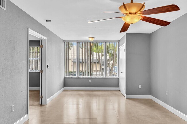 Building Photo - 2820 N Oakland Forest Dr