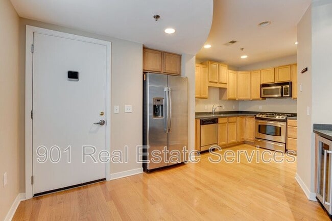 Building Photo - 426 N Front St