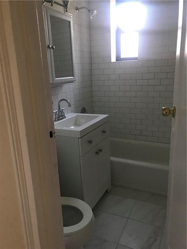 Building Photo - 110 Stonelea Pl