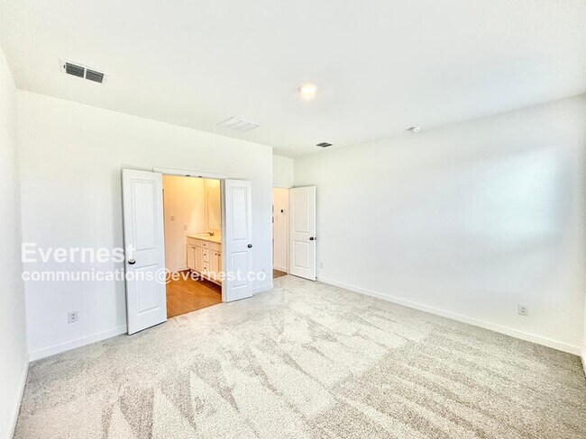 Building Photo - 1353 Rockwell Dr