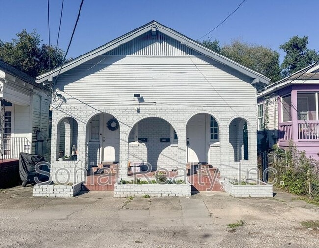 Primary Photo - 2114 Painters St