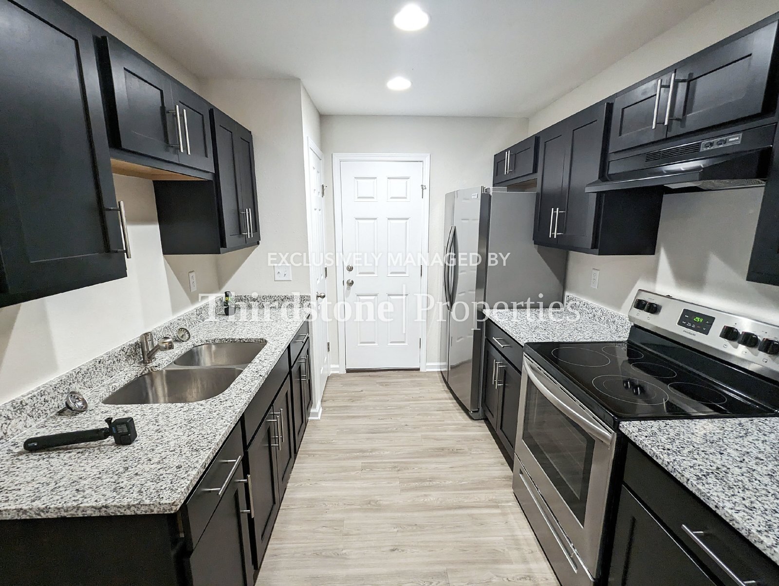 Building Photo - 938 Ardoon St