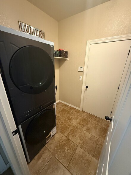 Building Photo - 13215 Emerald Isle St