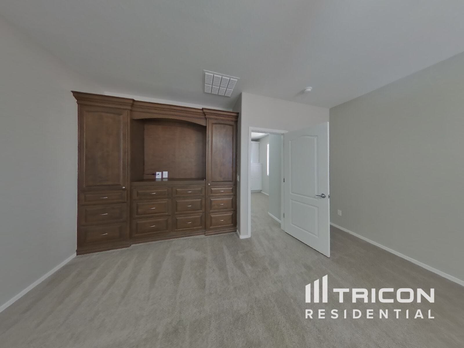 Building Photo - 876 S Colonial Dr