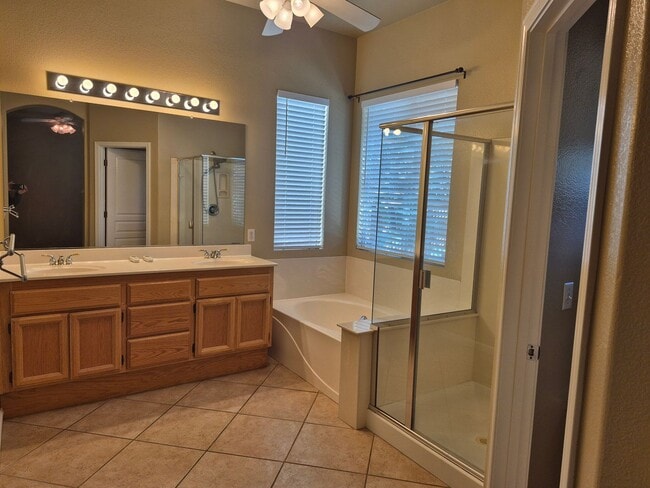 Building Photo - 4 Bedroom 2 Bath home in Natomas