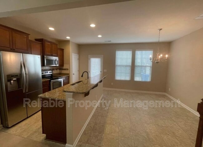Building Photo - 1015 Grand Ridge Dr