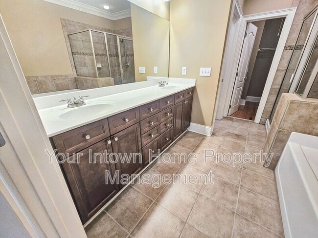 Building Photo - 2380 Crescent Park Ct