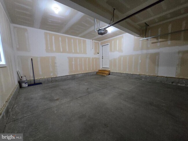 Building Photo - 215 William Ross Ln