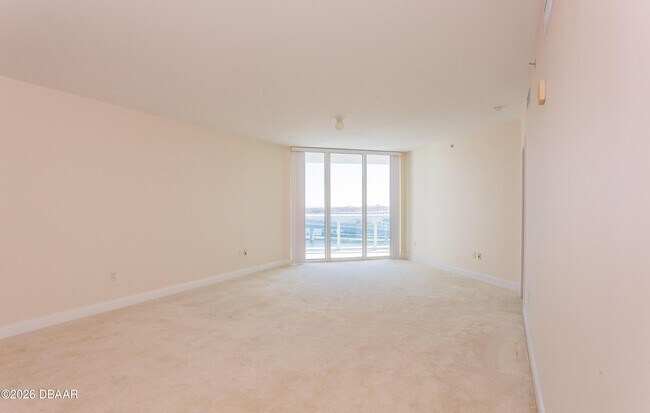 Building Photo - 241 Riverside Dr