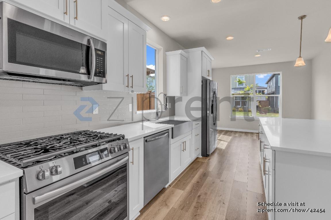 Building Photo - 8166 SE Orion Ln