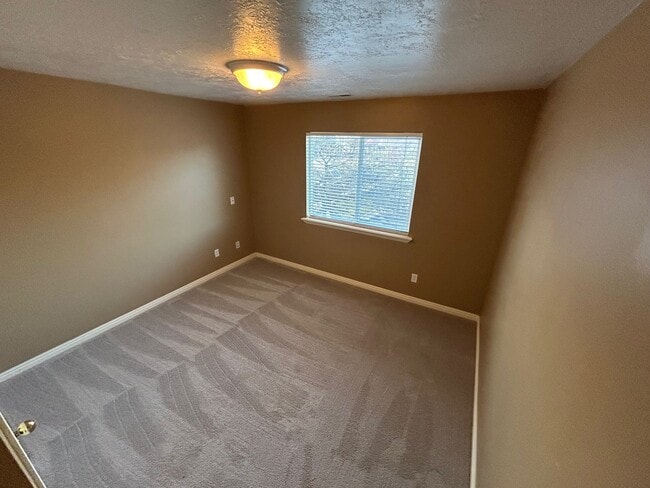 Building Photo - 8088 N Ridge Loop W