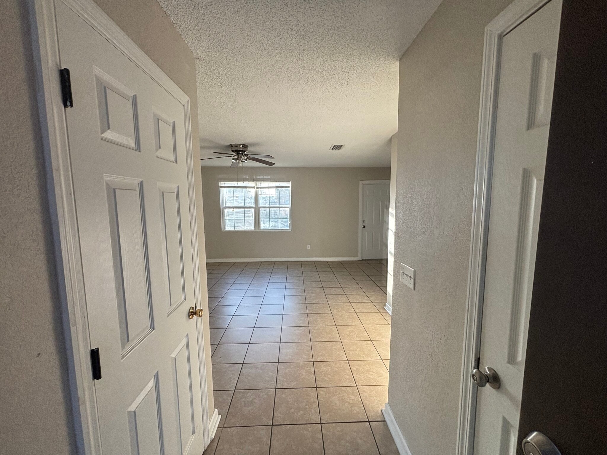 Building Photo - 1021 N Church Ave