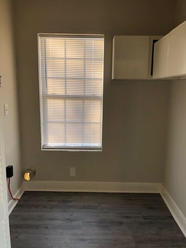 Building Photo - MOVE IN SPECIAL AVAILABLE! FIRST MONTH FREE!!