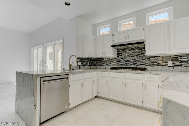 Building Photo - 8953 Diamond Falls Dr
