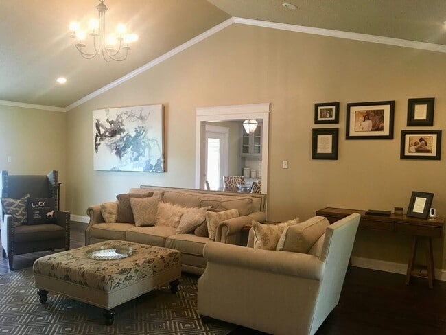 Building Photo - 122 Deer View Cir