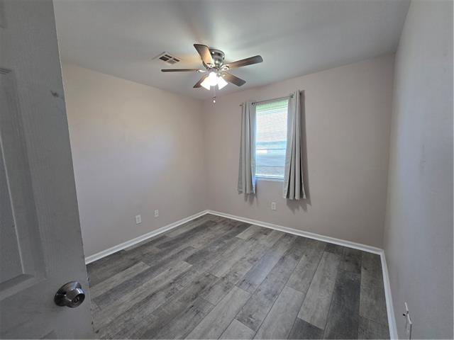 Building Photo - 10483 River Rd