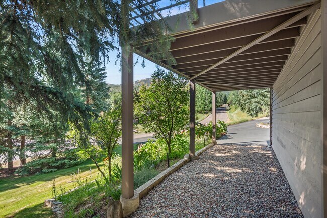 Building Photo - 15 Terrace Dr