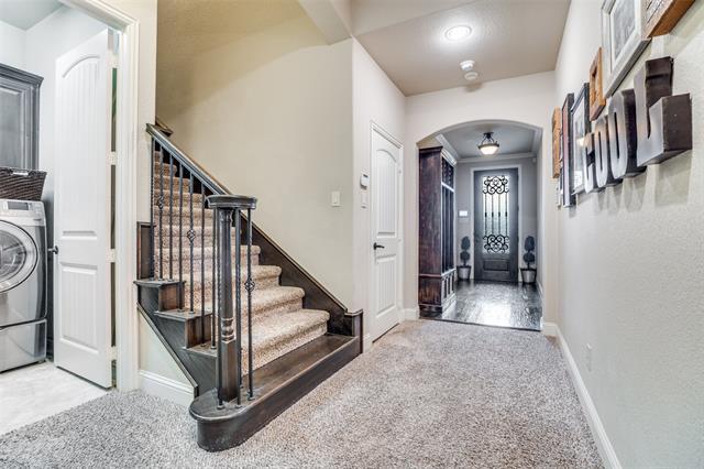 Building Photo - 401 Sarah Cir