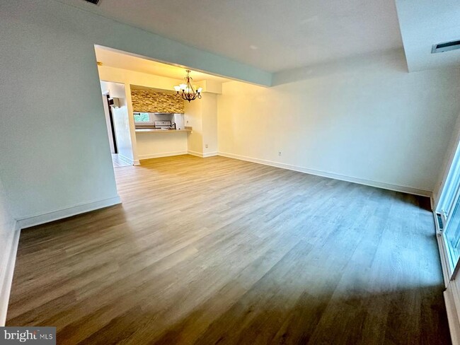 Building Photo - 14434 Cool Oak Ln