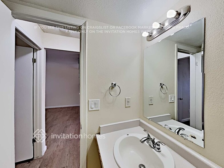 Building Photo - 11417 W 103rd Ave