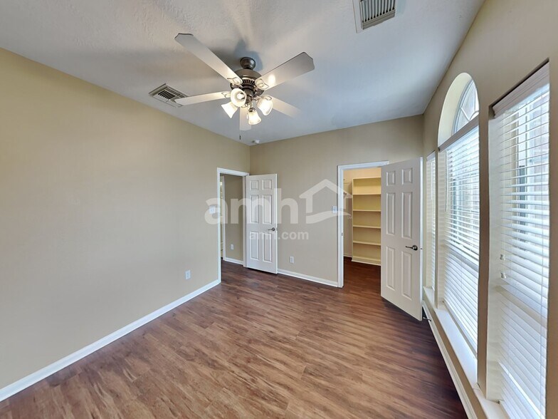 Building Photo - 25118 Auburn Terrace Dr