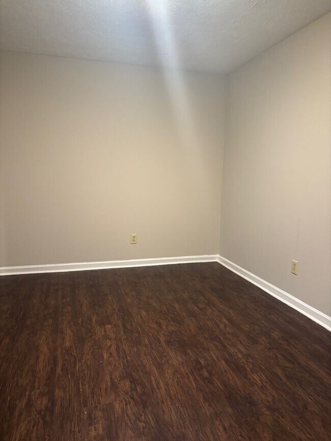 Building Photo - 00876
