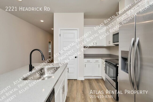 Building Photo - 2221 Headrick Rd