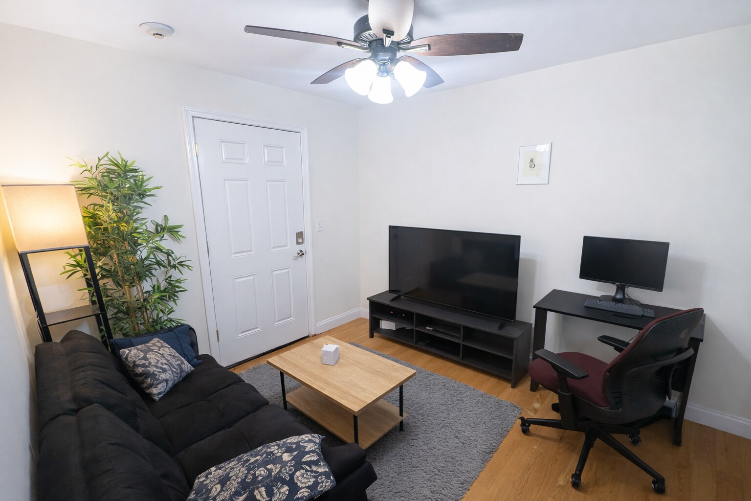 Building Photo - 1054 Cambridge St