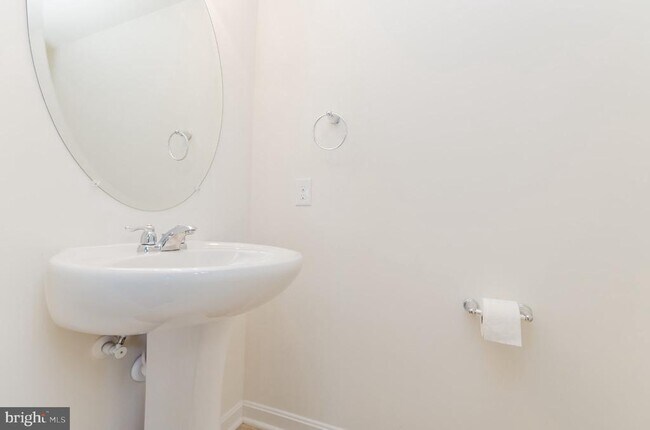 Building Photo - 172 Drexel Ct