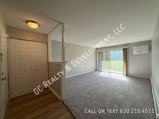Building Photo - 735 Hill Dr