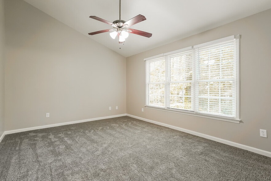 Building Photo - 4936 Bivens Dr