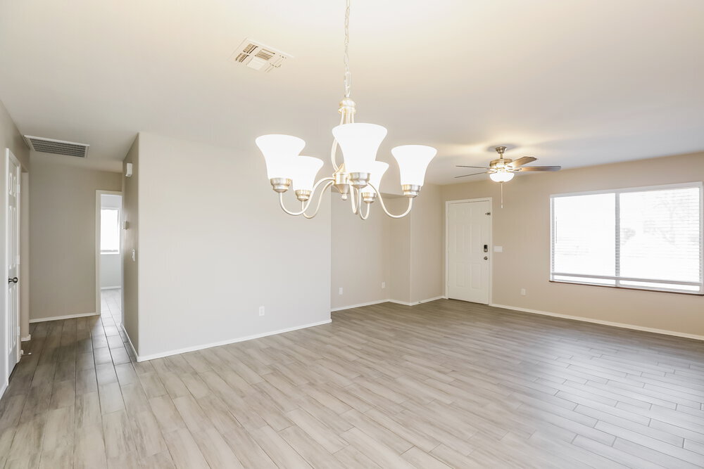 Building Photo - 9243 E Carmel Ave