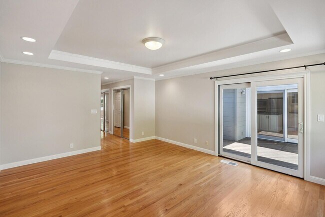 Building Photo - Spacious 3 bed 2 bath Home with Detached 1 bed 1 bath ADU in Los Altos!