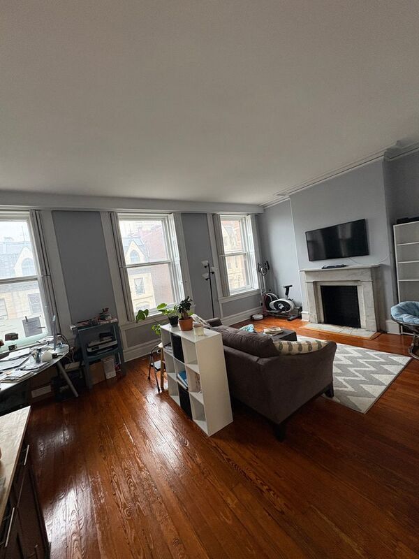 Building Photo - 1118 St Paul St