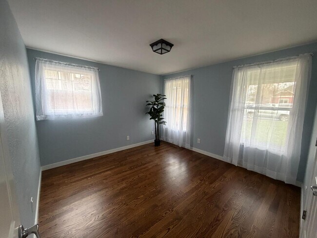 Building Photo - 160 Vintage Cir