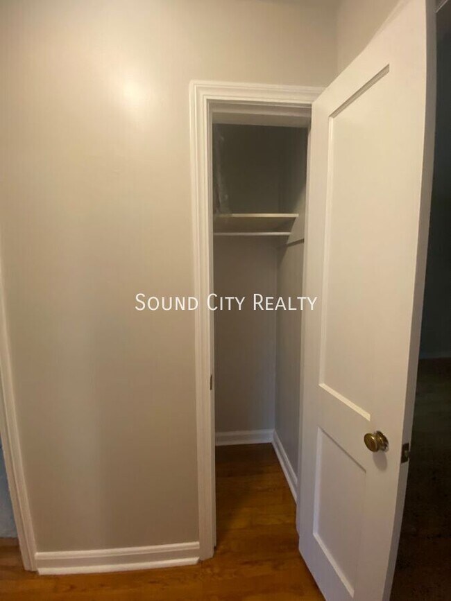 Building Photo - 265 Sunrise Ave