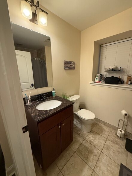 Building Photo - 6110 Ridge Ave