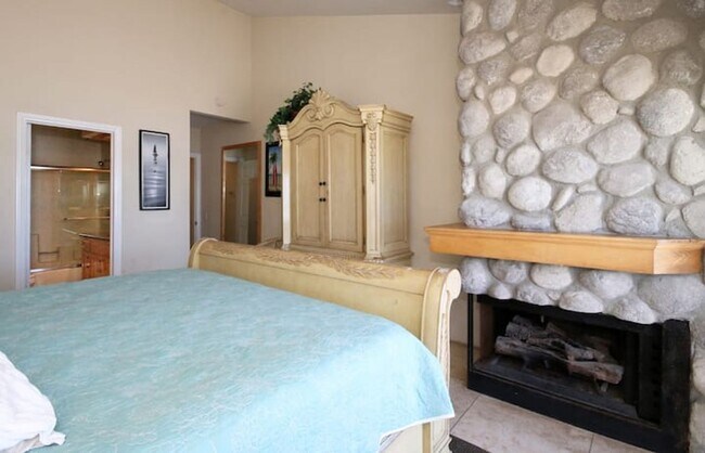 Building Photo - Beach front big duplex. Gustavo Lopez AMSI