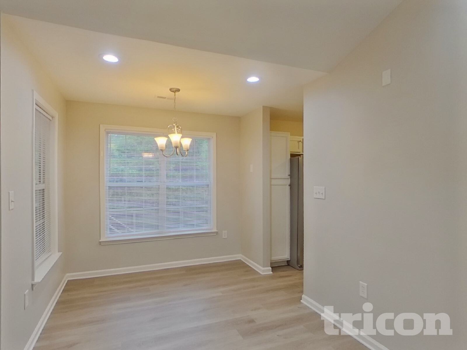 Building Photo - 140 Diamond Dr