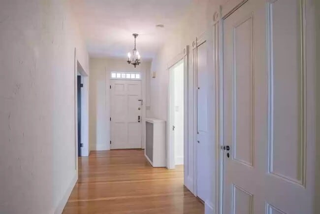 Entry Way - 193 Lynn Shore Dr