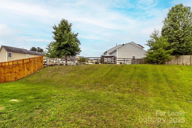 Building Photo - 915 Harbour View Cove NE