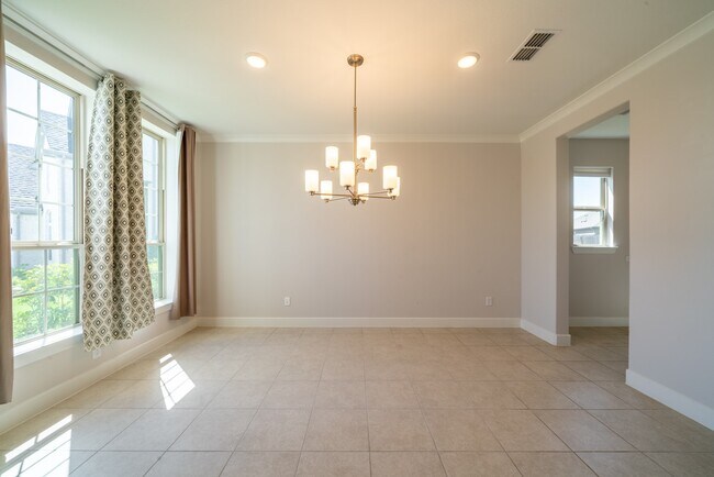 Building Photo - 4706 Llano Lp