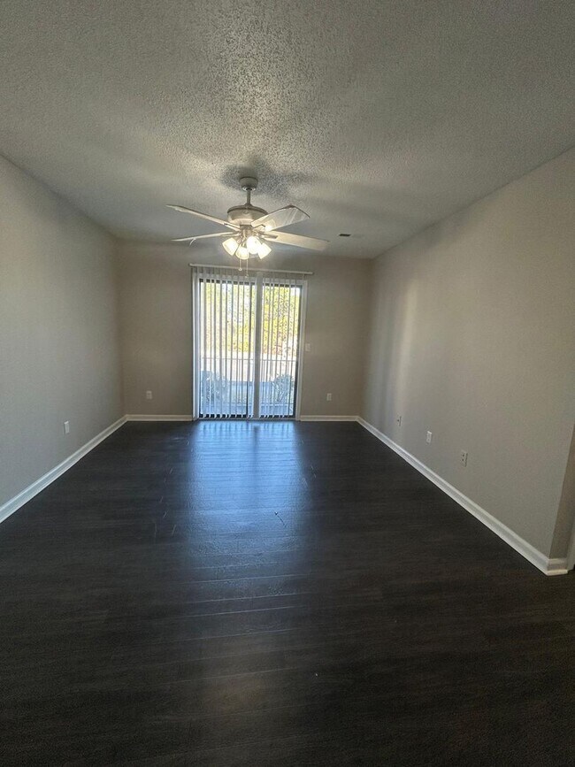 Building Photo - Modern Comfort & Convenience at Westfield Gardens Lexington - 353A