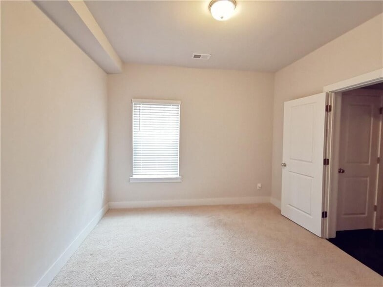 Building Photo - 3795 Oxford Cir