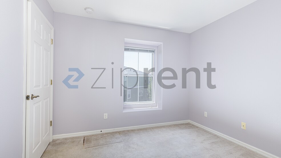 Building Photo - 522 Wheaton Trent Pl