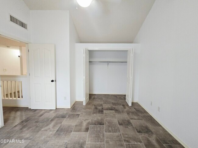 Building Photo - 1504 Bill Mueller Pl