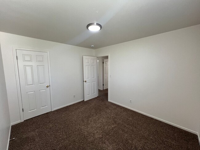 Building Photo - Single story home located in Waterford!
