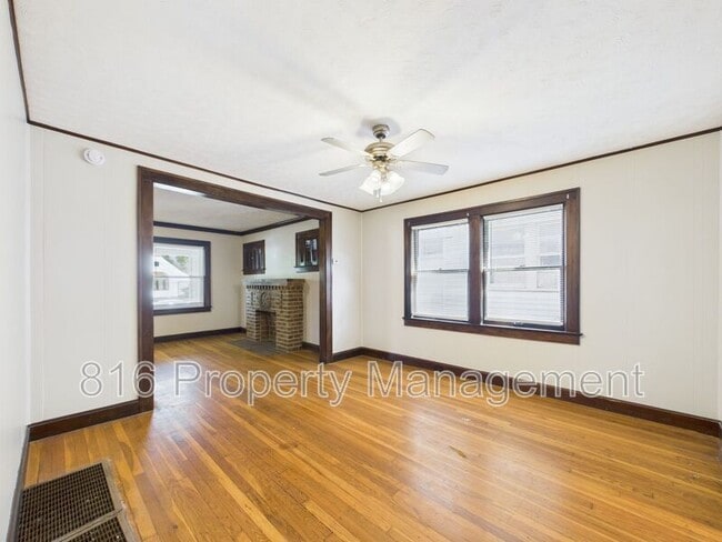 Building Photo - 6612 Park Ave E