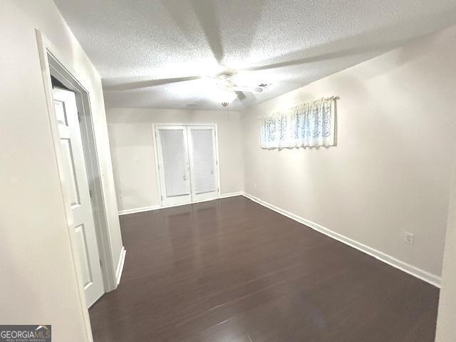 Building Photo - 305 Carriage Chase