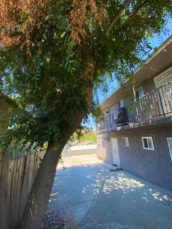 Building Photo - 2727 Phelps Ave